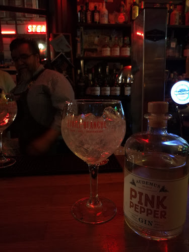 Comentarii opinii despre Étoile Blanche