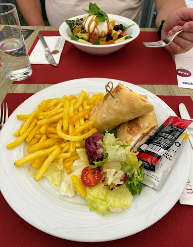 Zenhäusern Sion Place du Midi - Gastronomie und Hotellerie