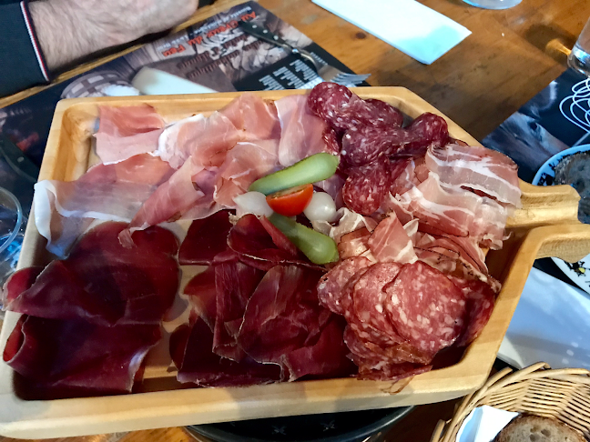 Opinii despre Au Creux du Feu în Broc - Gastronomie und Hotellerie