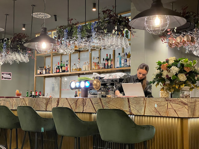 Opinii despre Restaurant Scalo 34 în Cointrin - Gastronomie und Hotellerie