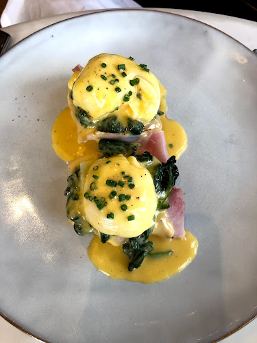 Opinii despre Living Room în Geneva - Gastronomie und Hotellerie