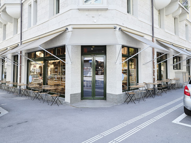 Two Hands Restaurant - Gastronomie und Hotellerie
