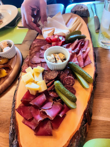 Opinii despre Mostler's Q-HOF în Sattel - Gastronomie und Hotellerie