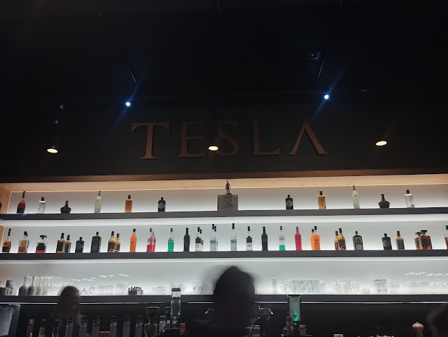 Opinii despre Tesla Bar & Lounge în Spreitenbach - Gastronomie und Hotellerie