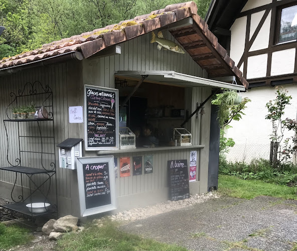 Buvette Rive-Gauche et appartement de vacances à Champ-du-Moulin - Boudry