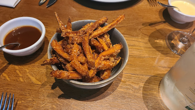 Comentarii opinii despre Simon's Steakhouse Grill & Restaurant & Bar