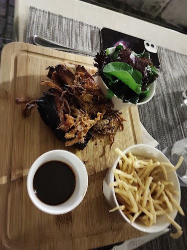 Au Pied de Cochon - Gastronomie und Hotellerie