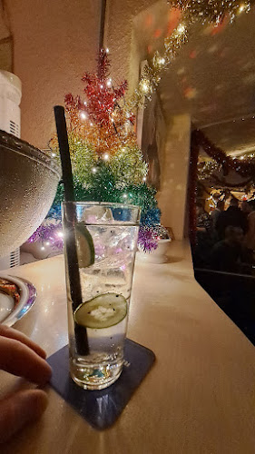 Opinii despre Petra's Tip-Top-Bar în Zürich - Gastronomie und Hotellerie