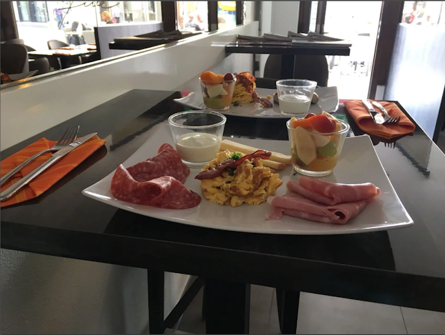 Opinii despre Restaurant Delifrance, Mme Petrus Camelia în Fribourg - Gastronomie und Hotellerie