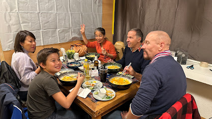 Mandalay Thu ( မန္တလေးသူ ) ( Haung Asian)