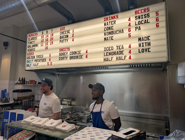 Av. Henri-Dunant 12, 1205 Genève