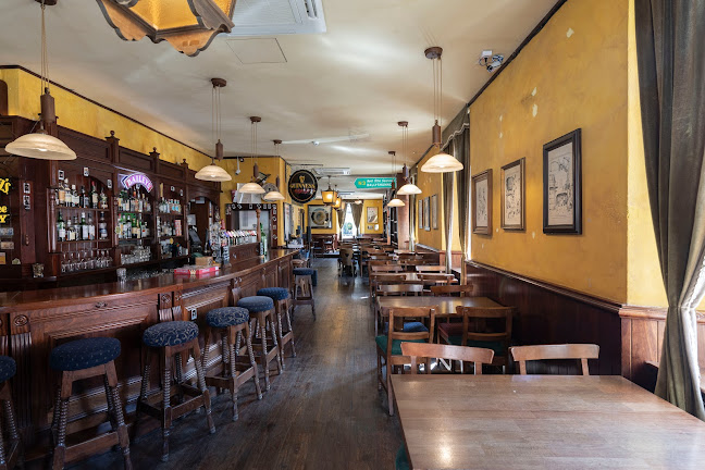 The Trinity Irish Pub - Gastronomie und Hotellerie