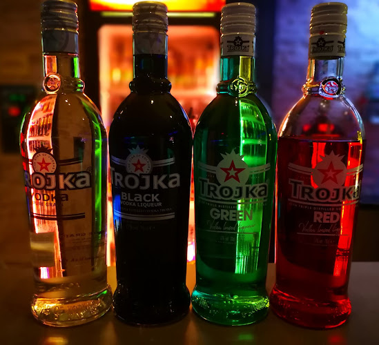 Perplex Bar & Lounge