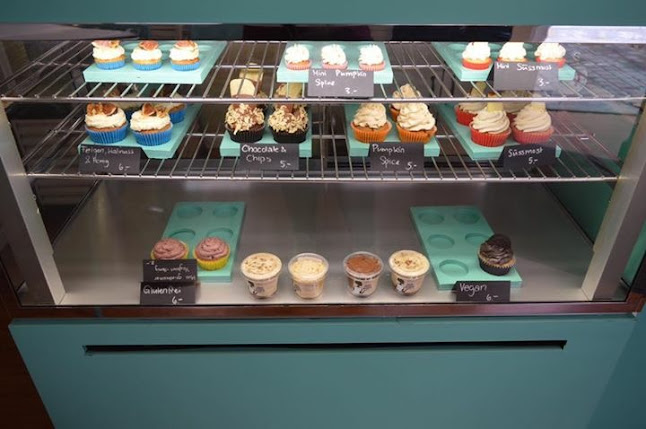 Comentarii opinii despre Tiaras Bakery