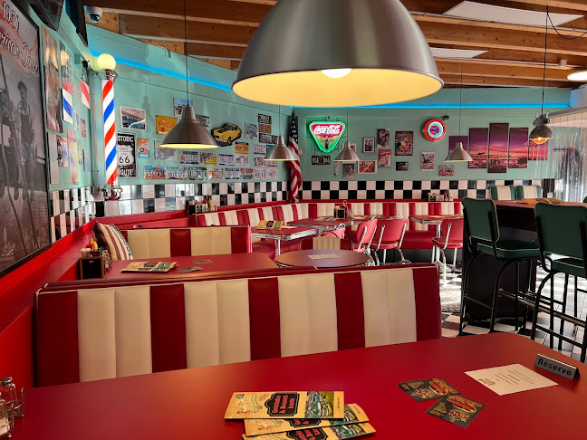 Comentarii opinii despre 1950 American Diner