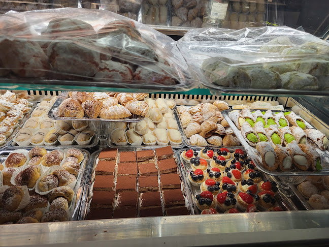 Opinii despre Da Giuseppe pasticceria în Ennetbaden - Gastronomie und Hotellerie