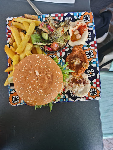 Opinii despre Moudi Bar & Restaurant în Zürich - Gastronomie und Hotellerie