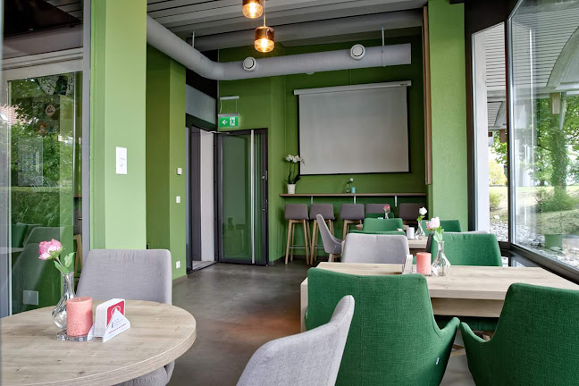 Comentarii opinii despre Steel - BAR - CAFE - GELATERIA