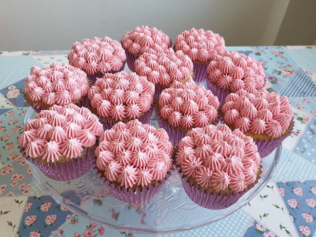 Comentarii opinii despre Connie Loves Cake