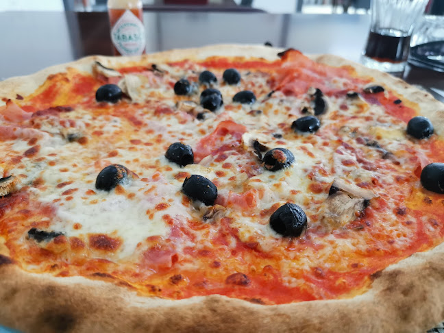 Opinii despre Bella Donna Sàrl în La Chaux-de-Fonds - Gastronomie und Hotellerie