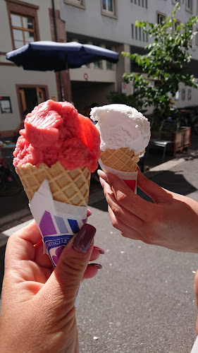 Opinii despre Eiscafé Acero în Basel - Gastronomie und Hotellerie