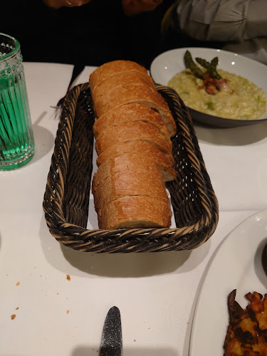 Opinii despre Restaurant Les Armures în Geneva - Gastronomie und Hotellerie