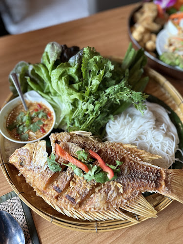 Opinii despre Thung Thong Thai Restaurant KLG în Solothurn - Gastronomie und Hotellerie