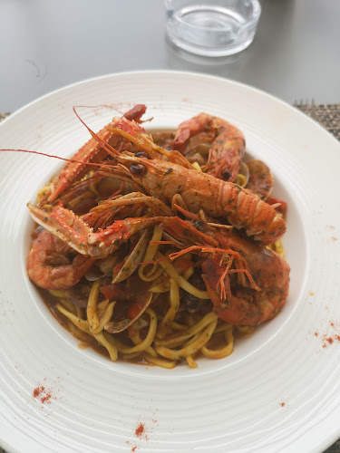 Opinii despre Pizzeria La Barca în Lutry - Gastronomie und Hotellerie