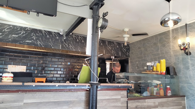 Opinii despre Food Factory Aarberg în Aarberg - Gastronomie und Hotellerie