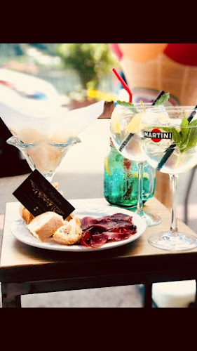 Opinii despre Caffè-Bar Vecchio Teatro în Morcote - Gastronomie und Hotellerie