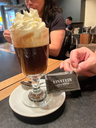 Comentarii opinii despre Einstein – café & bel étage