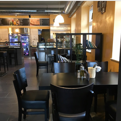 Tornado Pizzeria, Bahnhofstrasse 46, 9475 Sevelen