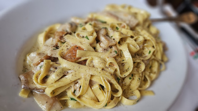 Opinii despre Azzurro în Zürich - Gastronomie und Hotellerie