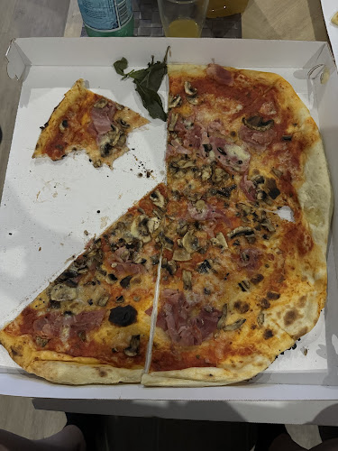 Comentarii opinii despre Pizzeria Calabria Dai 3 Fratelli Scalea