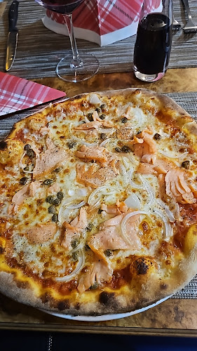 Holzofen Pizzeria Bella Pizza & Pizza Lieferdienst - Nidau