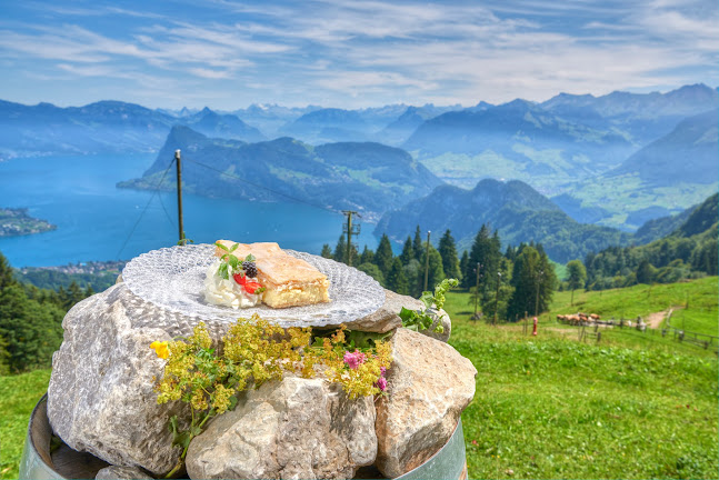 Opinii despre Bergwirtschaft zur Alpgschwänd în Sarnen - Gastronomie und Hotellerie