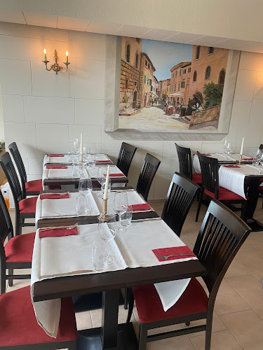 Opinii despre Villa Barone Ristorante Pizzeria în Dübendorf - Gastronomie und Hotellerie