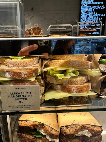 Comentarii opinii despre John Baker Bahnhofstrasse