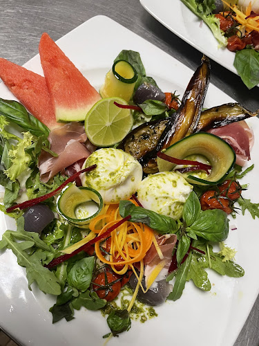 Av. du Mail 15 Bis, 1205 Genève