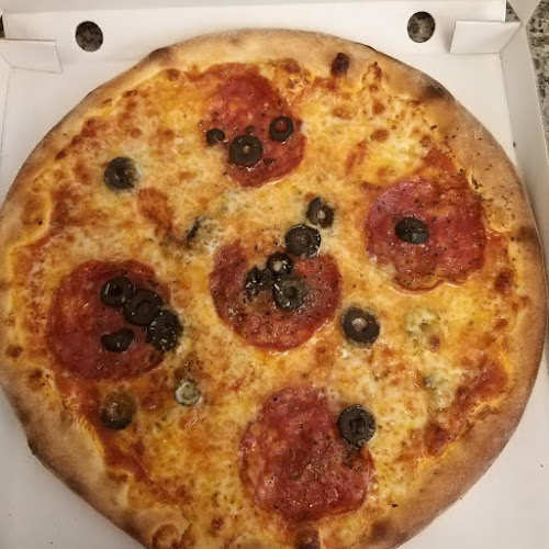 Opinii despre Restaurant La Gondola în Basel - Gastronomie und Hotellerie