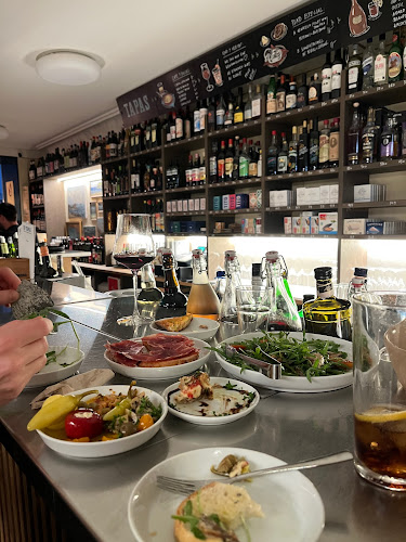 DE•TAPAS - BAR - BODEGA - COMESTIBLES - Gastronomie und Hotellerie