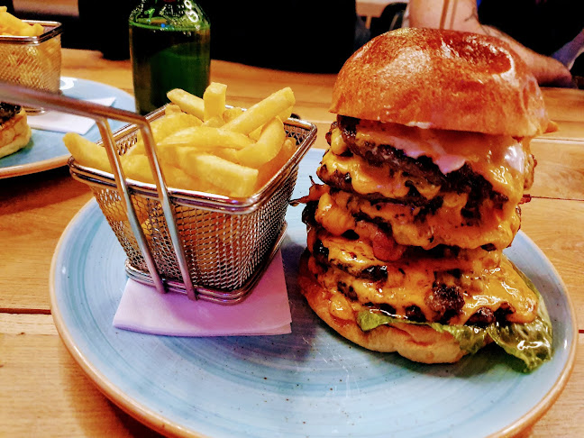 Comentarii opinii despre Burgers & Shakes