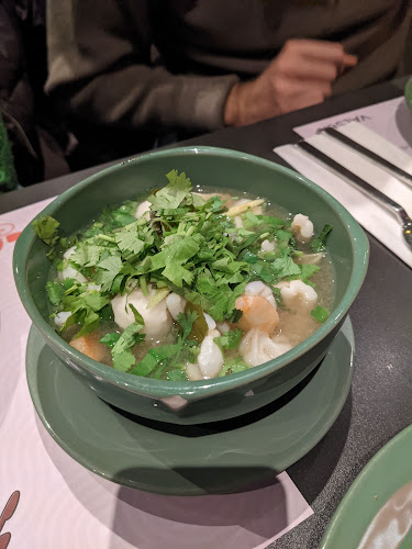 Opinii despre Ah-Hua în Zürich - Gastronomie und Hotellerie