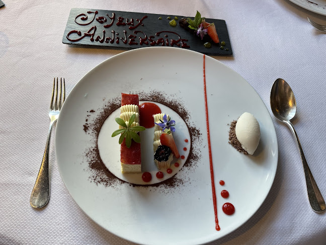 Opinii despre Restaurant de l'Hôtel DuPeyrou în Neuchâtel - Gastronomie und Hotellerie