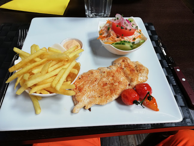 Bahnhofstrasse 42, 6037 Root