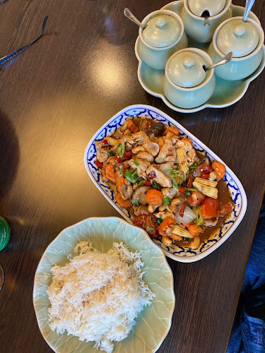Opinii despre Restaurant Thai Mama în Horgen - Gastronomie und Hotellerie