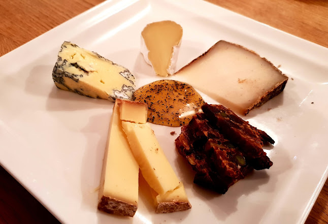 Opinii despre Zum Schloss în Köniz - Gastronomie und Hotellerie