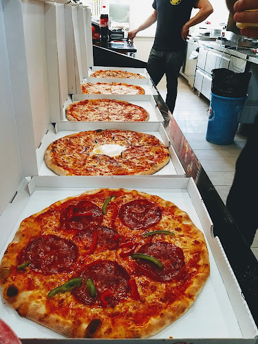 Opinii despre Wängi Pizza Kebap Haus în Wängi - Gastronomie und Hotellerie