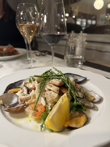 Opinii despre Restaurant Beau Rivage în Thun - Gastronomie und Hotellerie