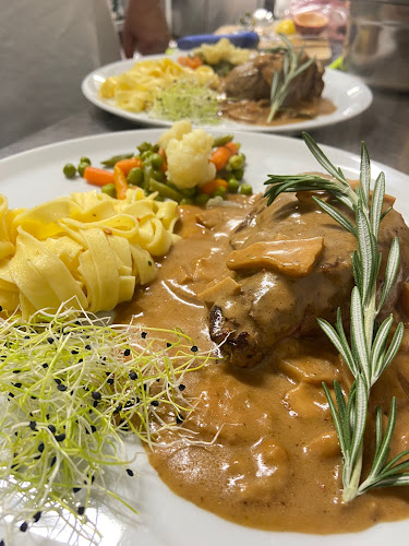 Chez Calzette - Buvette du FC Hauterive - Gastronomie und Hotellerie